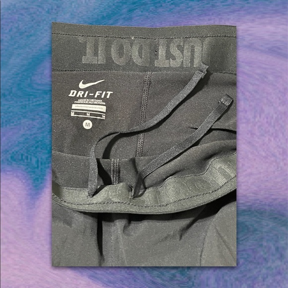 ♥︎ Nike Full Flex 2 in 1 Shorts ♥︎ - Picture 4 of 7